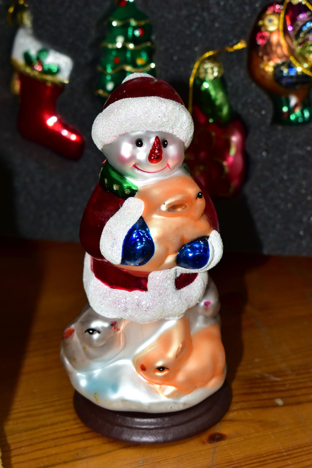 TWO BOXED SETS AND LOOSE THOMAS PACCONI BLOWN GLASS CHRISTMAS ORNAMENTS, comprising two free - Image 2 of 19
