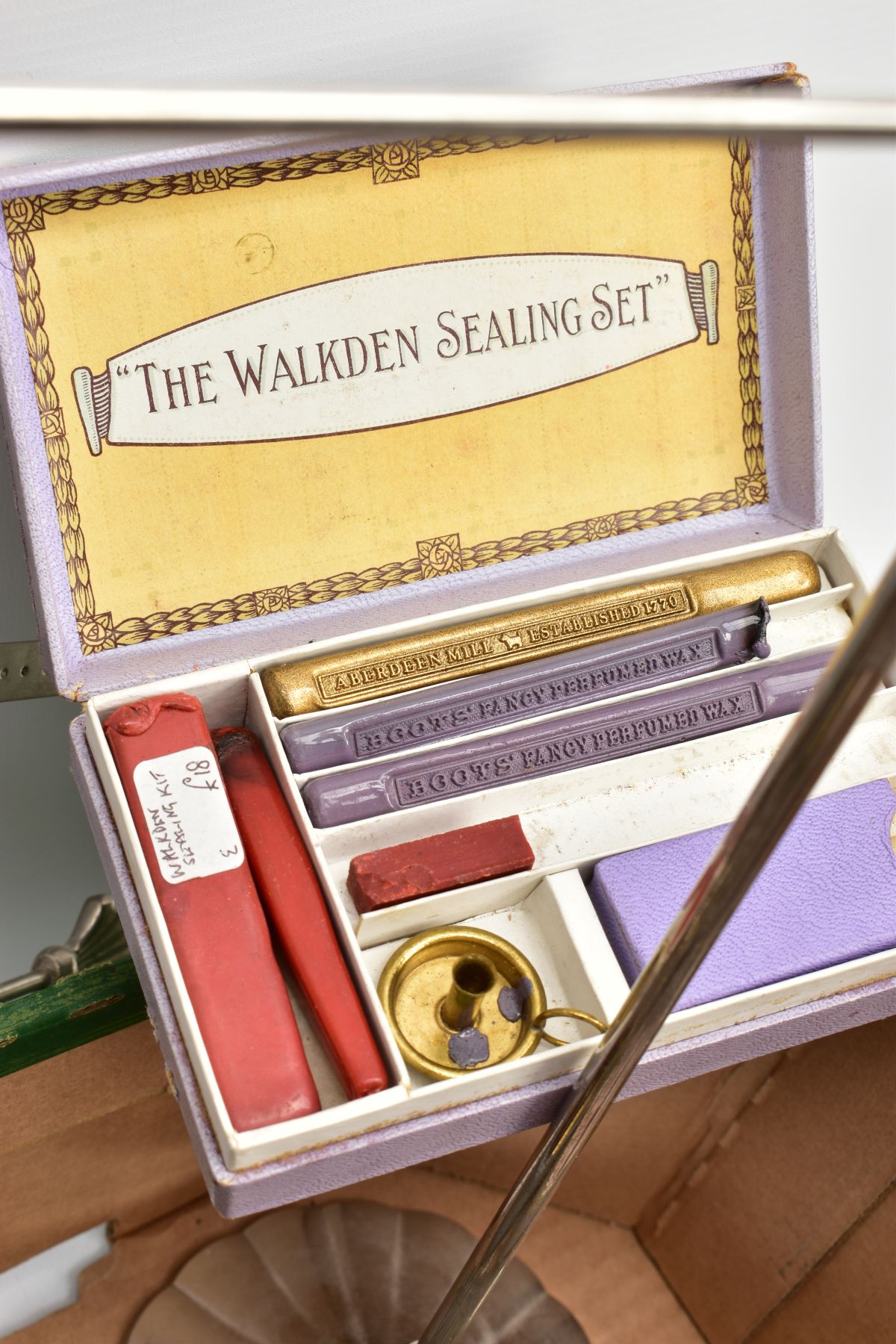 A BOX OF ASSORTED ITEMS, to include a silver handled manicure set encased in its original box, - Image 10 of 10