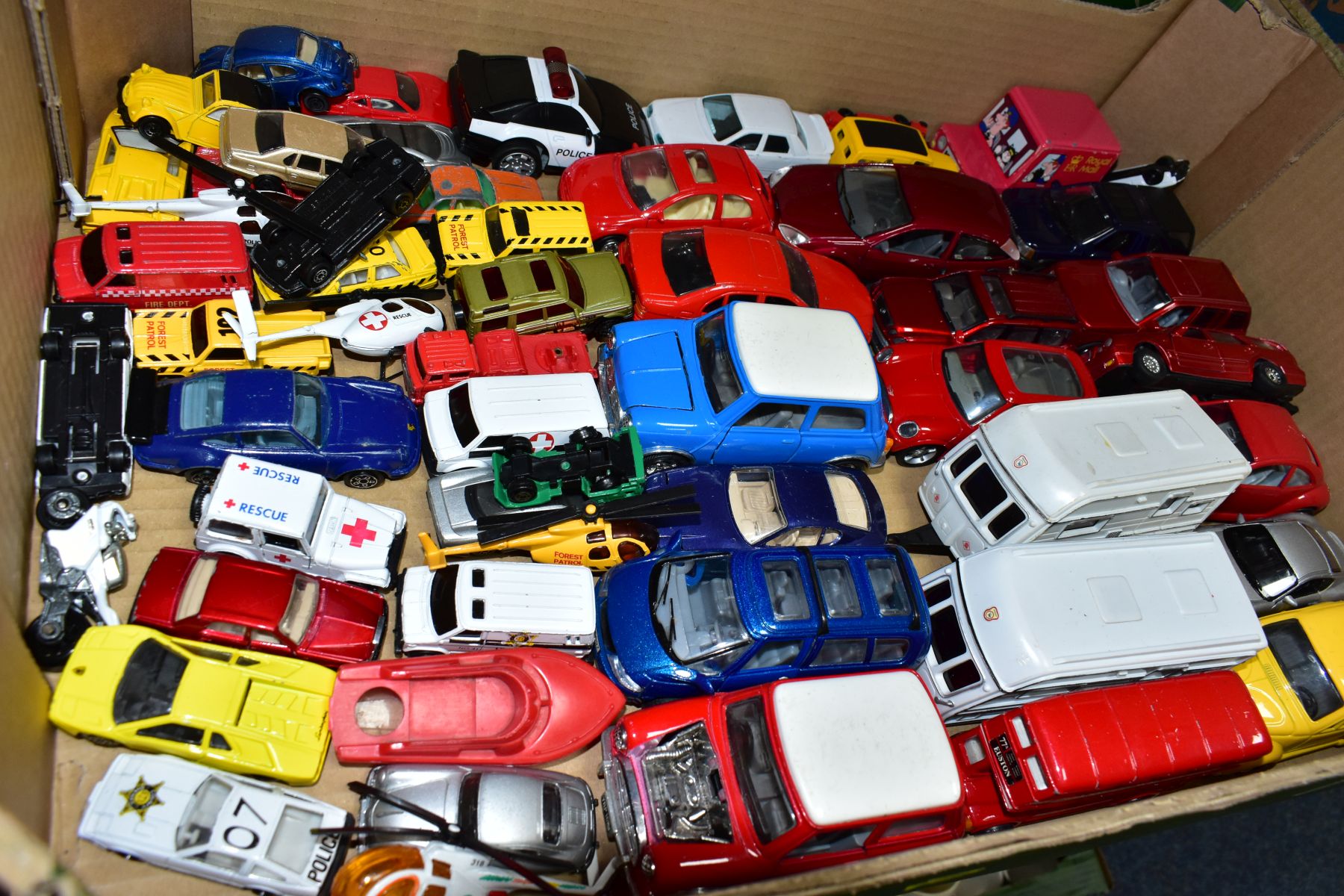 THREE BOXES OF TOYS AND CERAMICS ETC, to include a quantity of unboxed and assorted modern diecast - Image 3 of 9