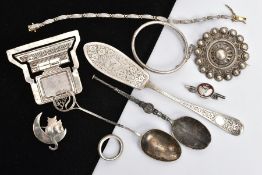 A BAG OF ASSORTED SILVER AND WHITE METAL ITEMS, to include a silver gilt diamond set line