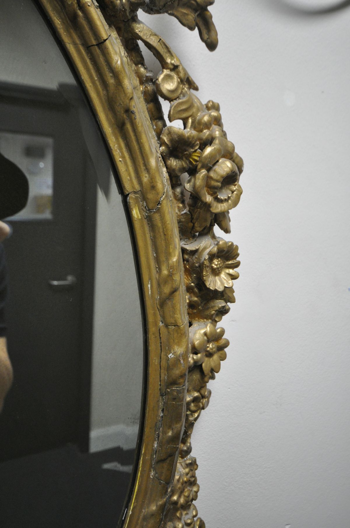 A GILTWOOD LOUIS XVI FRENCH STYLE WALL MIRROR, having a later bevelled plate, the frame with - Image 4 of 14