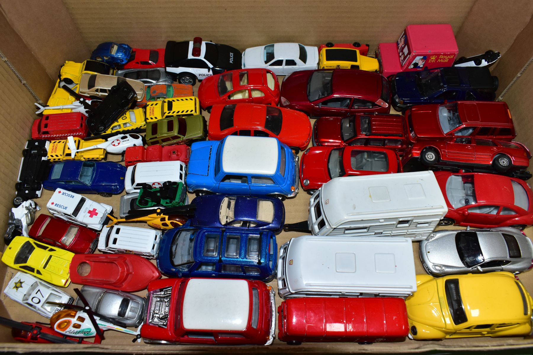 THREE BOXES OF TOYS AND CERAMICS ETC, to include a quantity of unboxed and assorted modern diecast - Image 2 of 9