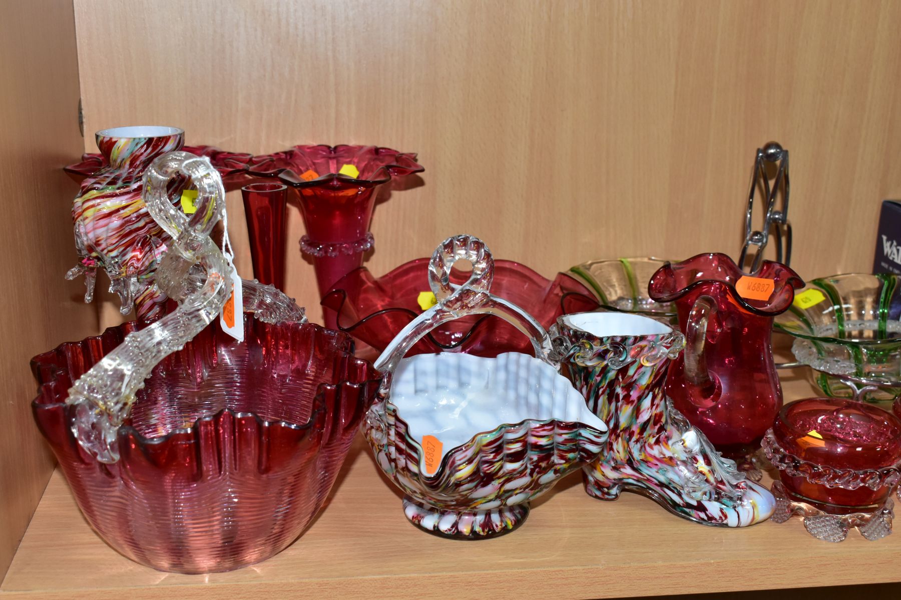 LATE 19TH / EARLY 20TH CENTURY GLASS WARES ETC, comprising Stuart and Sons style bonbon dishes in - Image 11 of 12