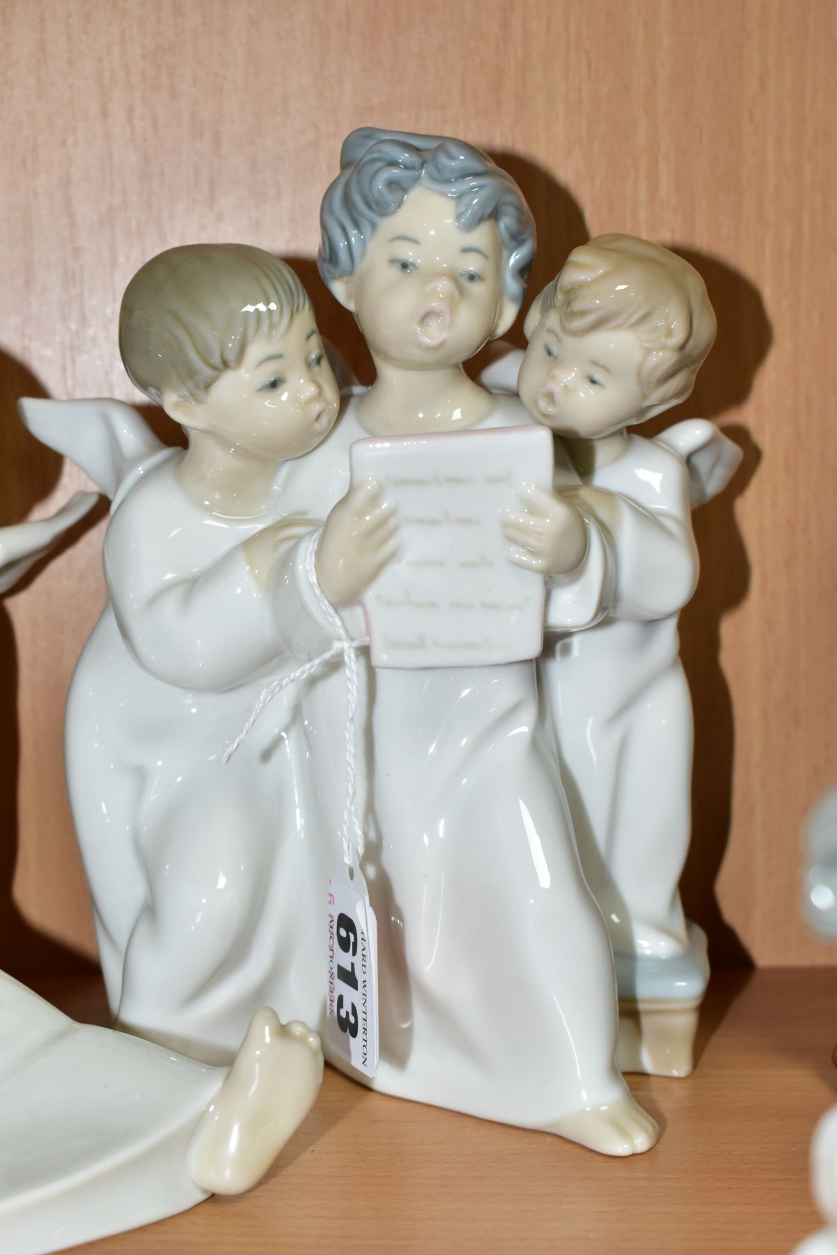 FOUR LLADRO ANGEL FIGURINES COMPRISING 'ANGELS' THREE ANGELS SINGING FROM A SHEEET OF MUSIC 1004542, - Image 5 of 7