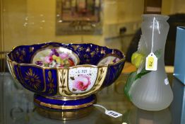 A MID 19TH CENTURY ENGLISH PORCELAIN PEDESTAL FRUIT BOWL AND AN EARLY 20TH CENTURY FROSTED GLASS