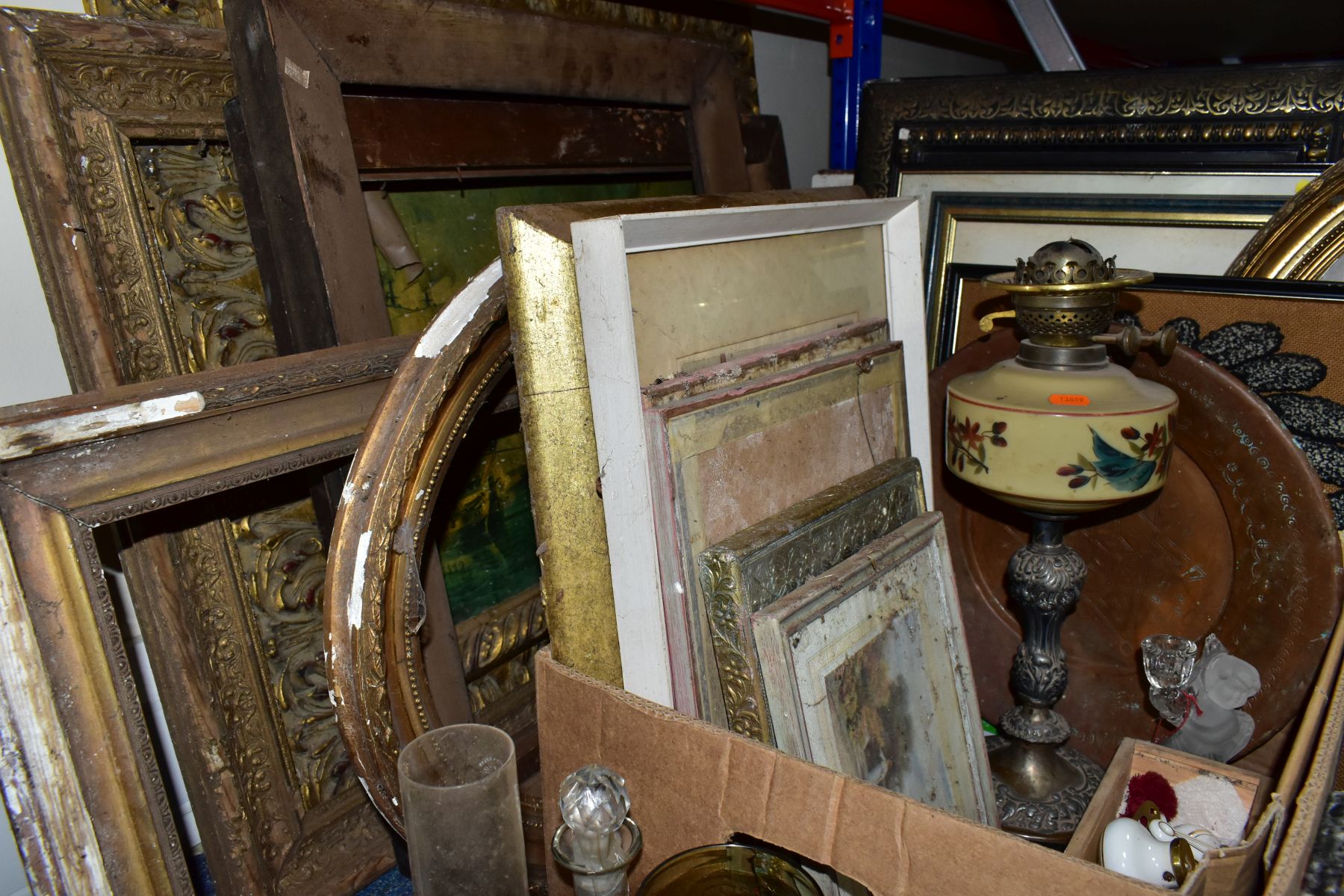 TWO BOXES AND LOOSE VINTAGE AND ANTIQUE FRAMES, OIL LAMP, CERAMICS, GLASSWARES AND SUNDRY ITEMS, - Image 4 of 7