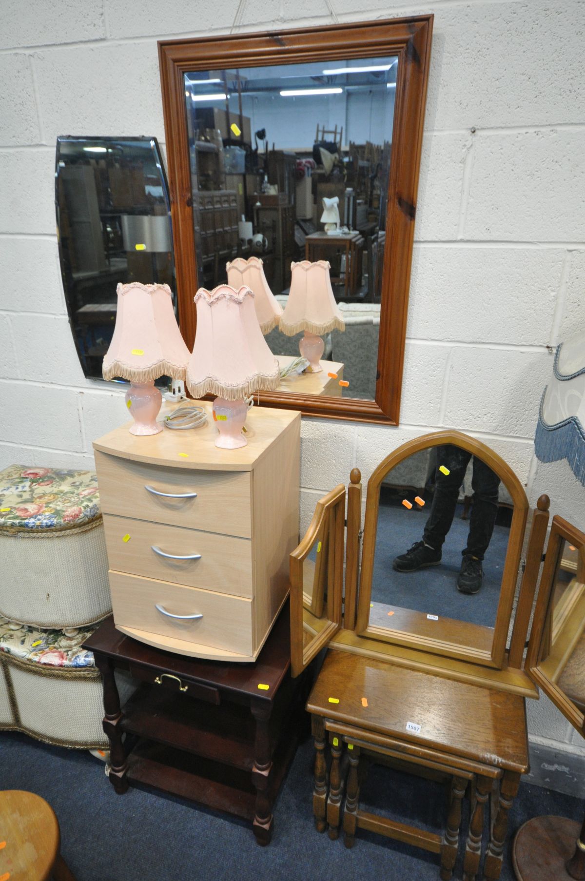 A SELECTION OF OCCASIONAL FURNITURE, to include an oak nest of three tables, a pine triple mirror, - Image 3 of 5