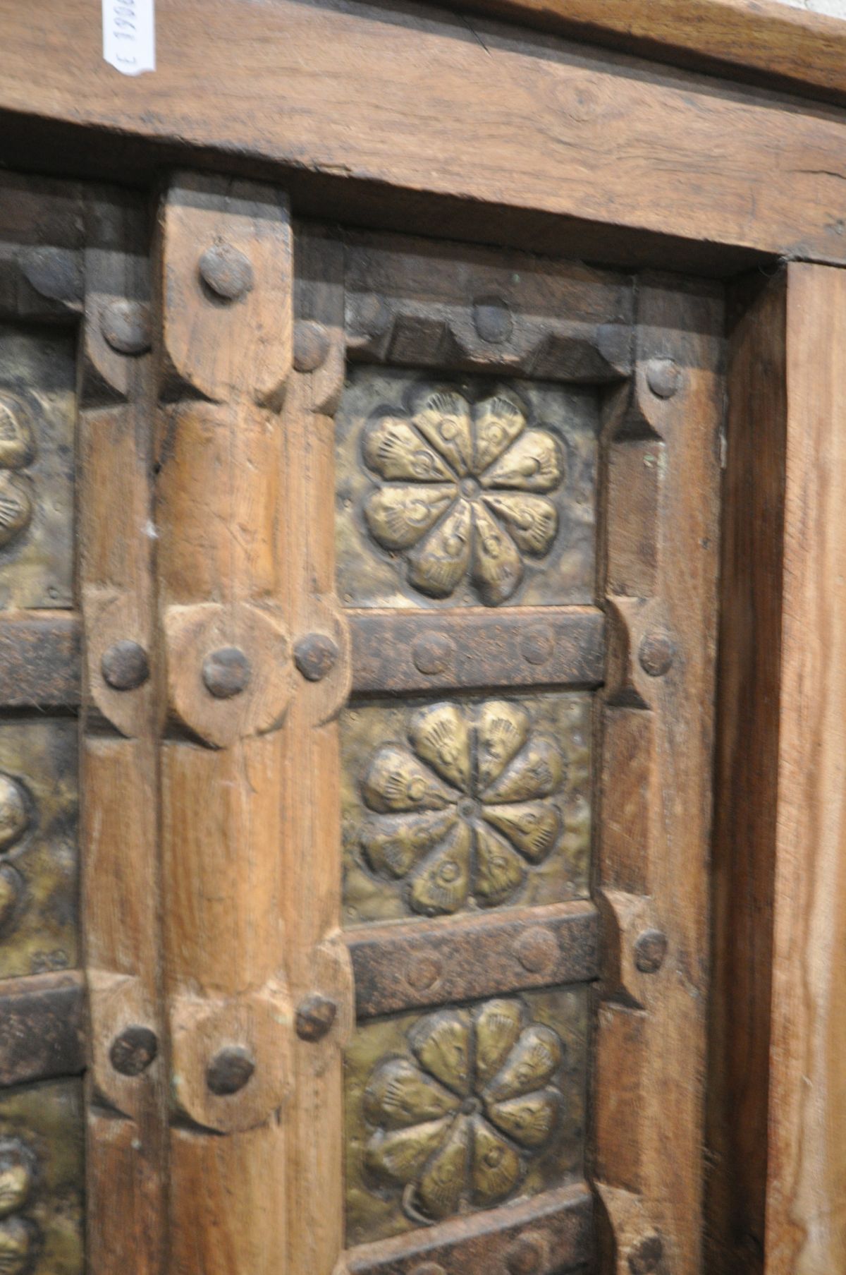 A DECORATIVE HARDWOOD AND IRON BAY WINDOW with double doors, possibly Moroccan or Iranian, 51cm x - Bild 3 aus 5