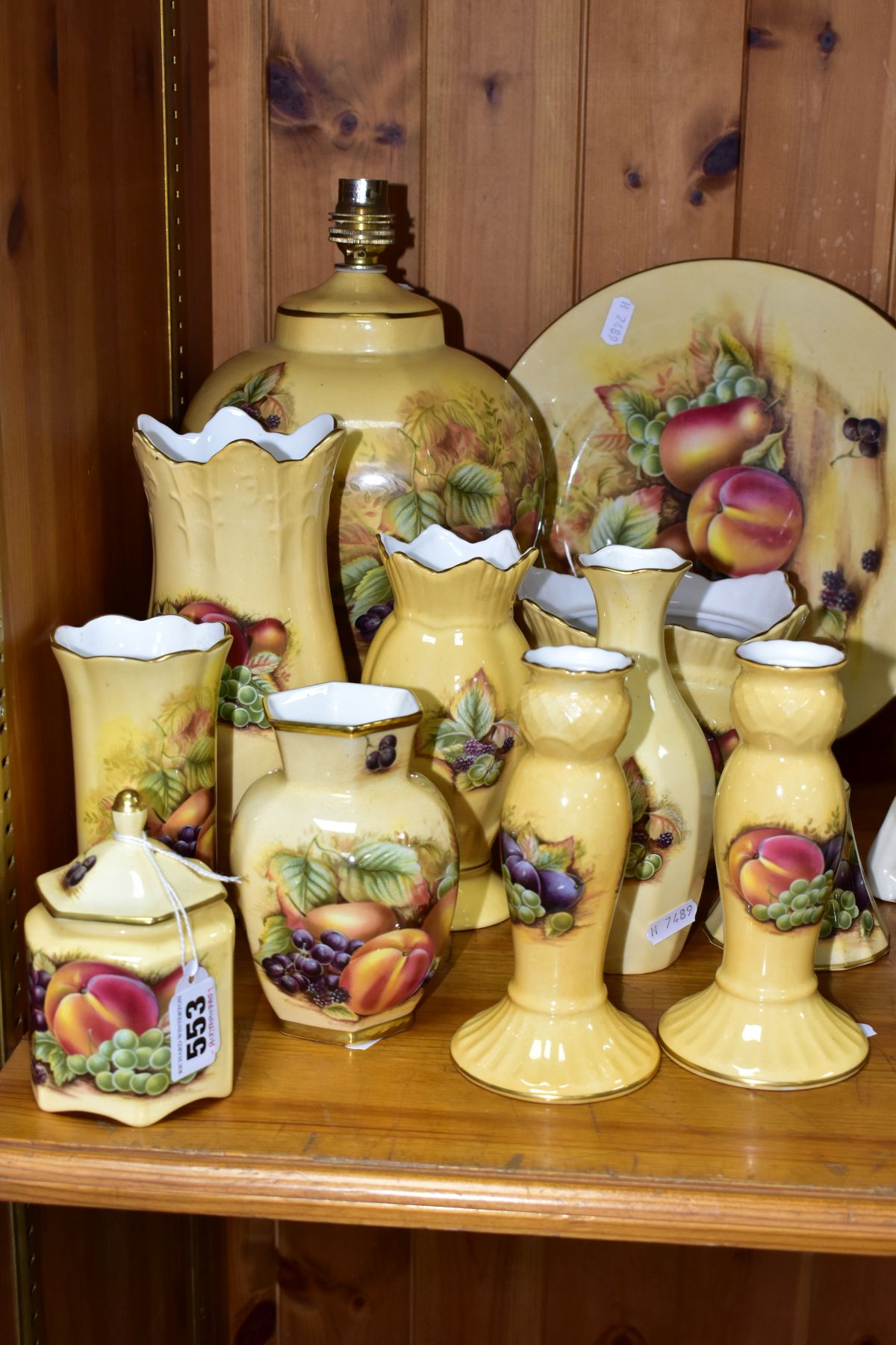 TWELVE PIECES OF AYNSLEY ORCHARD GOLD GIFTWARES ETC, comprising a table lamp height including