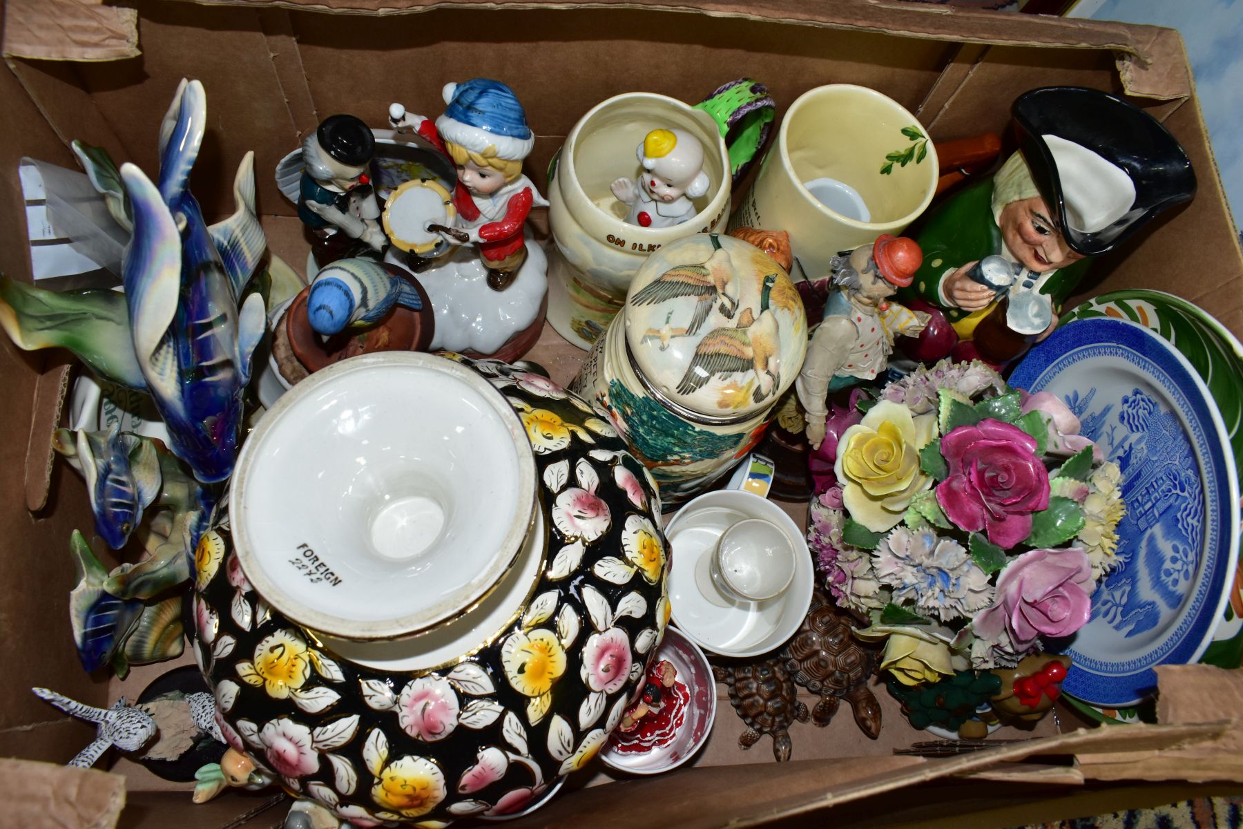 FOUR BOXES AND LOOSE CERAMICS, GLASS WARES, PICTURES AND SUNDRY ITEMS, to include an eighteen - Image 9 of 18
