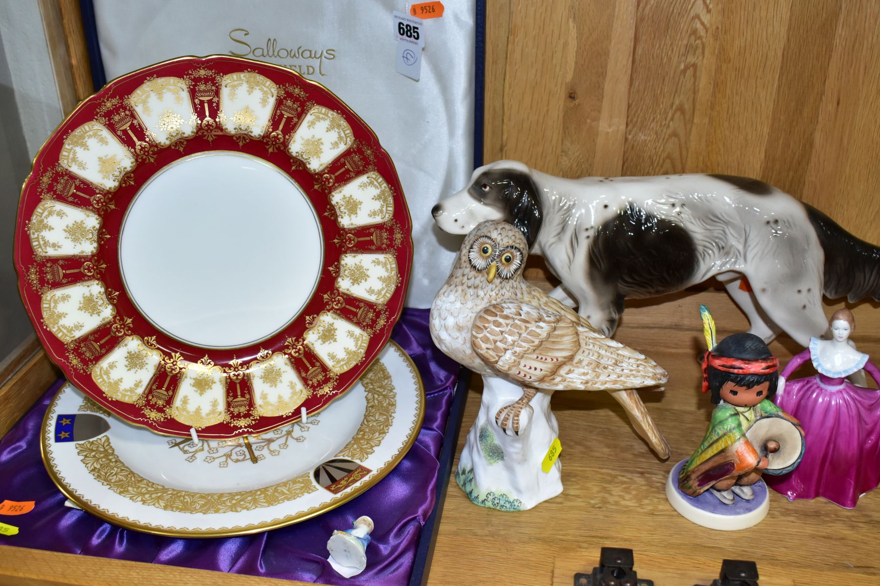 A GROUP OF CERAMIC FIGURES AND TWO PLATES, to include a boxed Spode Lichfield Cathedral plate