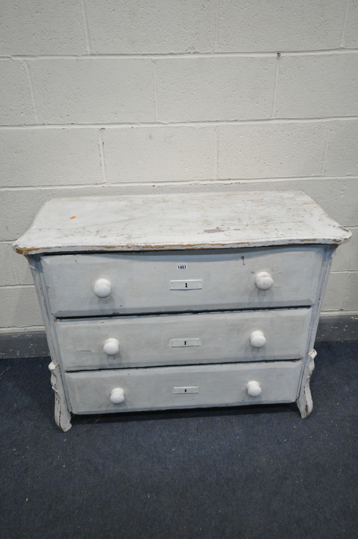 A PAINTED 19TH CENTURY CONTINENTAL STYLE CHEST OF THREE LONG DRAWERS, width 104cm x depth 50cm x - Image 2 of 5