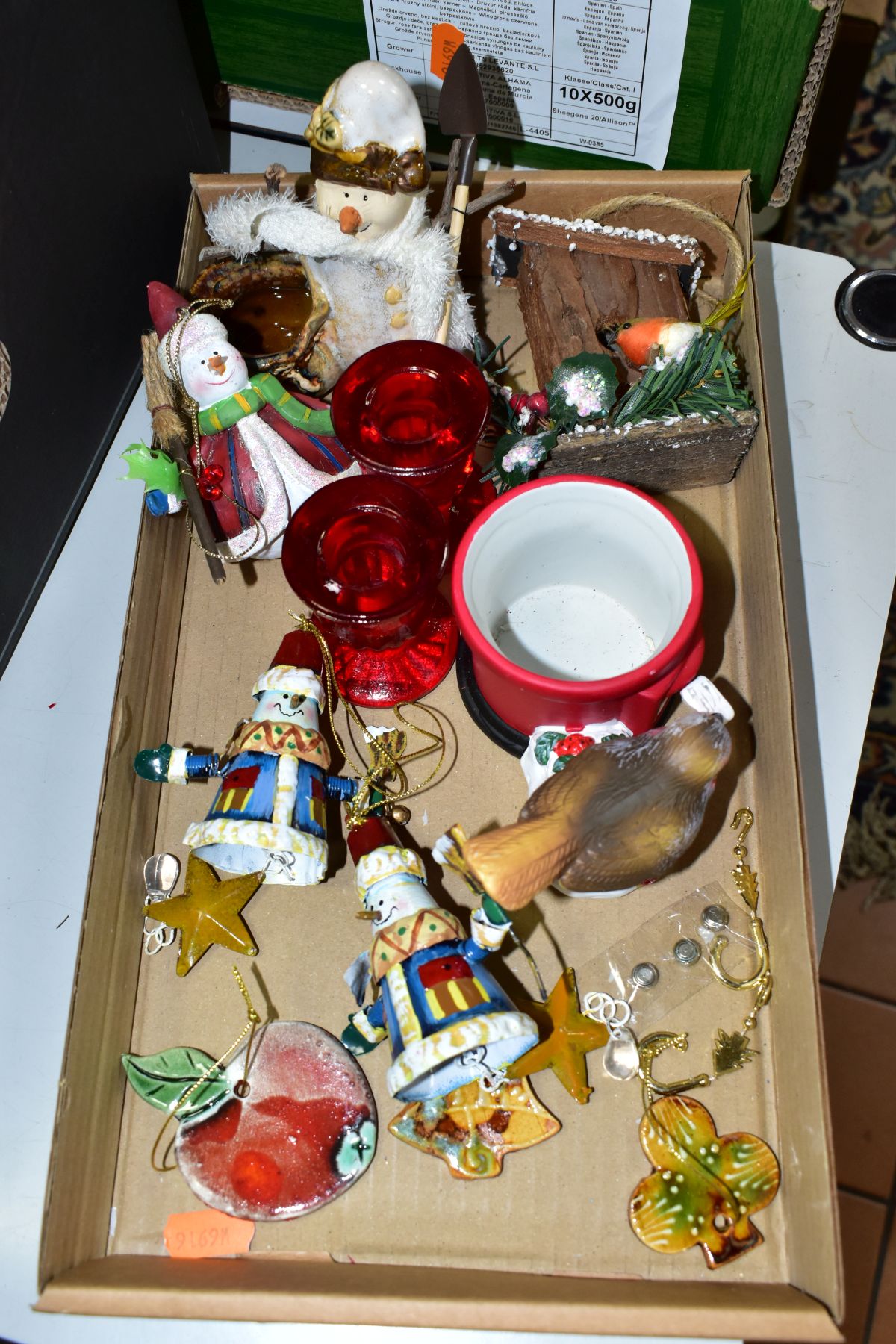 TWO BOXES OF CHRISTMAS DECORATIONS, contemporary or late 20th Century, to include glass and - Image 3 of 10