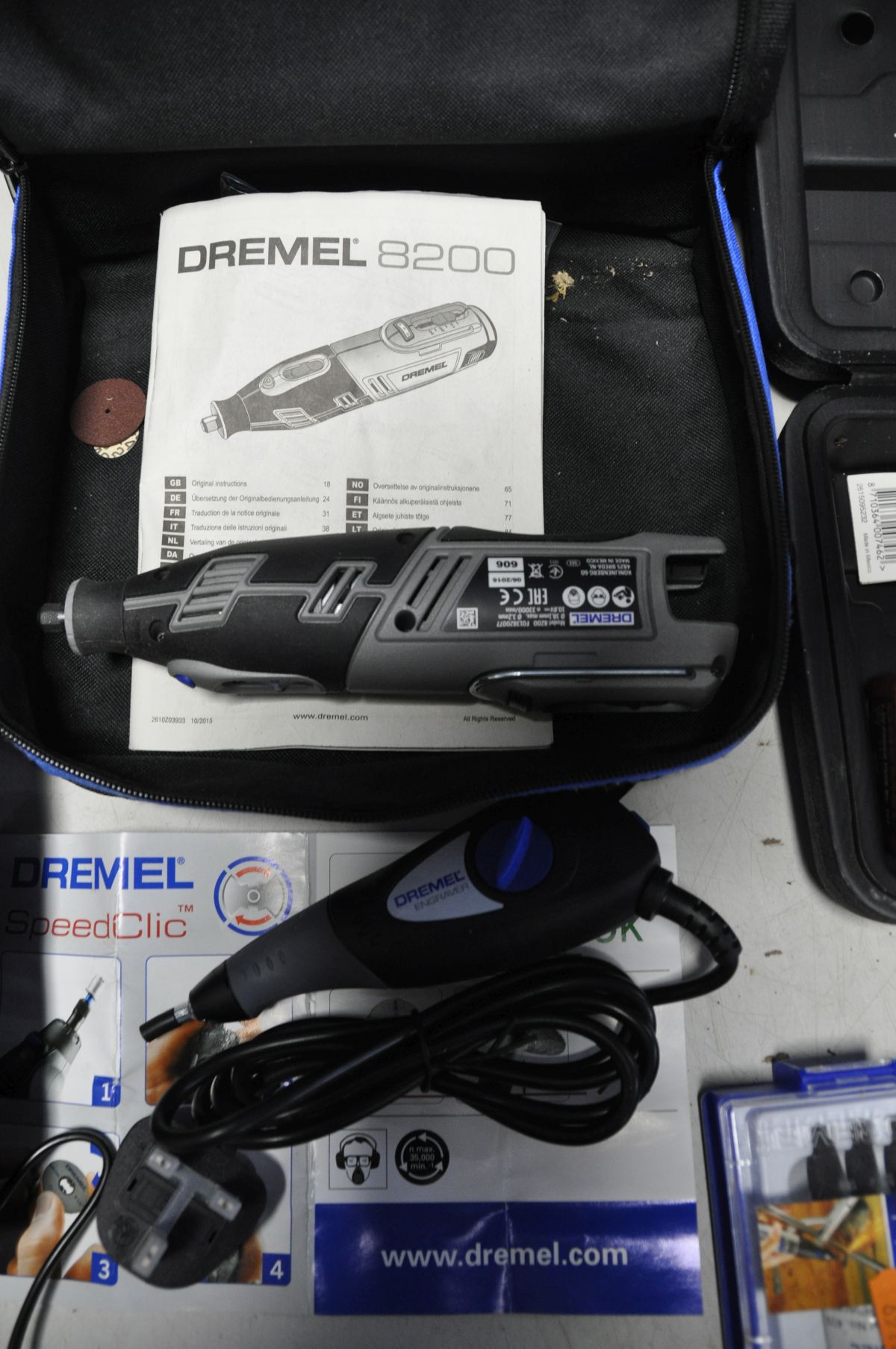 A DREMEL 8200 10.8V LITHIUM ION MULTITOOL SET with charger and battery along with a Dremel 290-95 - Image 3 of 3