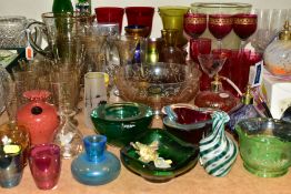 A GROUP OF COLOURED GLASSWARES, to include a Murano Sommerso red and pale blue bowl (tiny chip), a