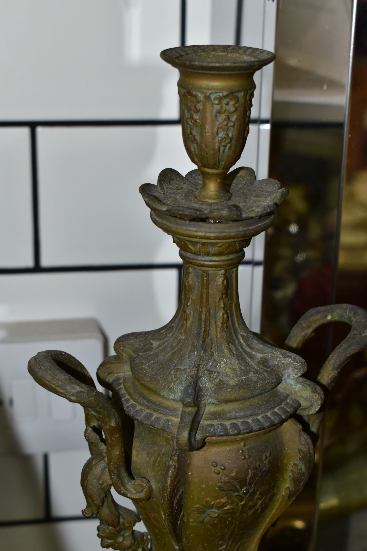 A LATE 19TH CENTURY GREEN ONYX, BRONZED SPELTER AND GILT METAL CLOCK GARNITURE, the clock with - Image 9 of 20