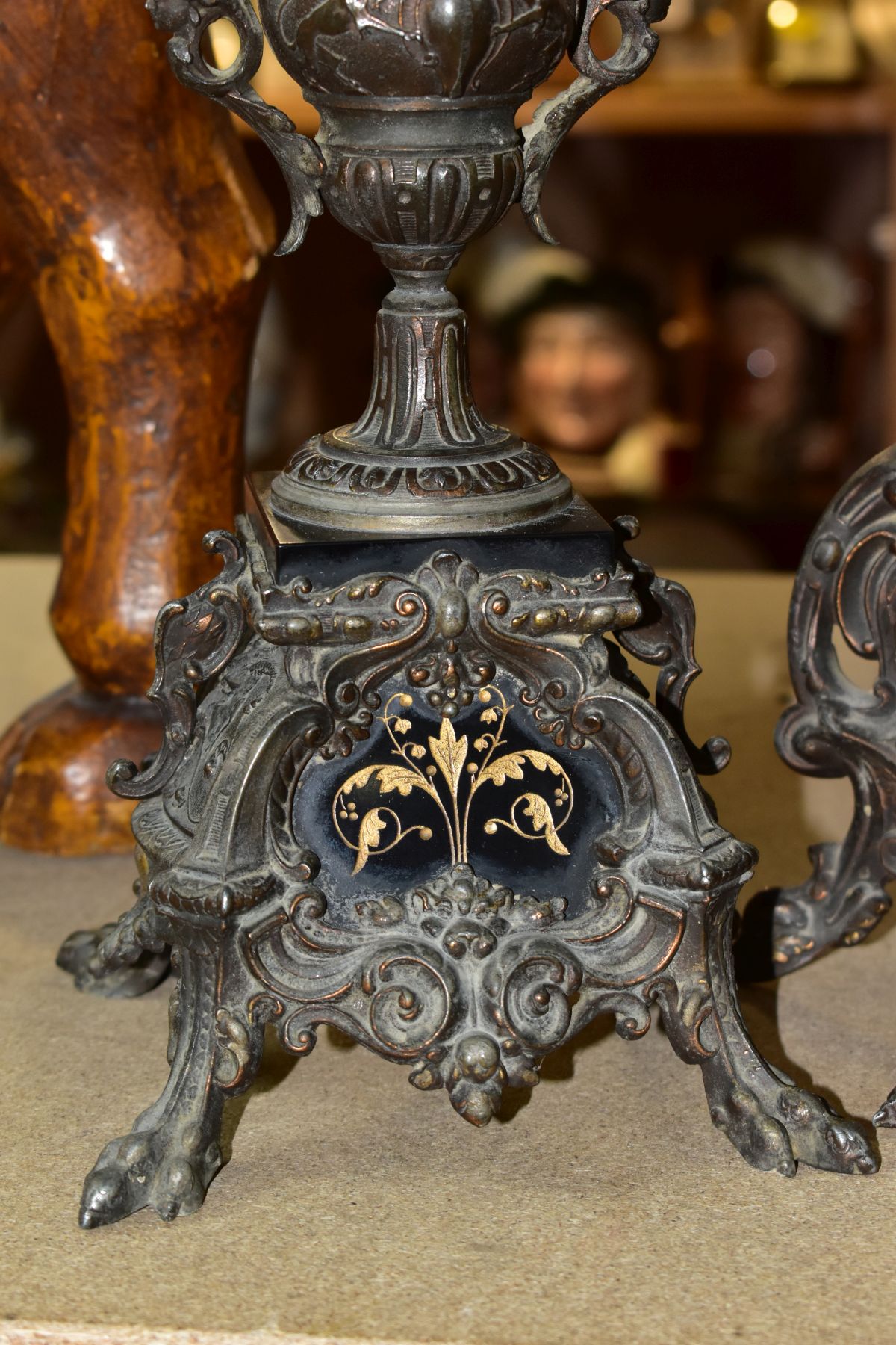 A LATE 19TH CENTURY BRONZED SPELTER AND BLACK SLATE CLOCK GARNITURE, the mantel clock with figure of - Image 4 of 14