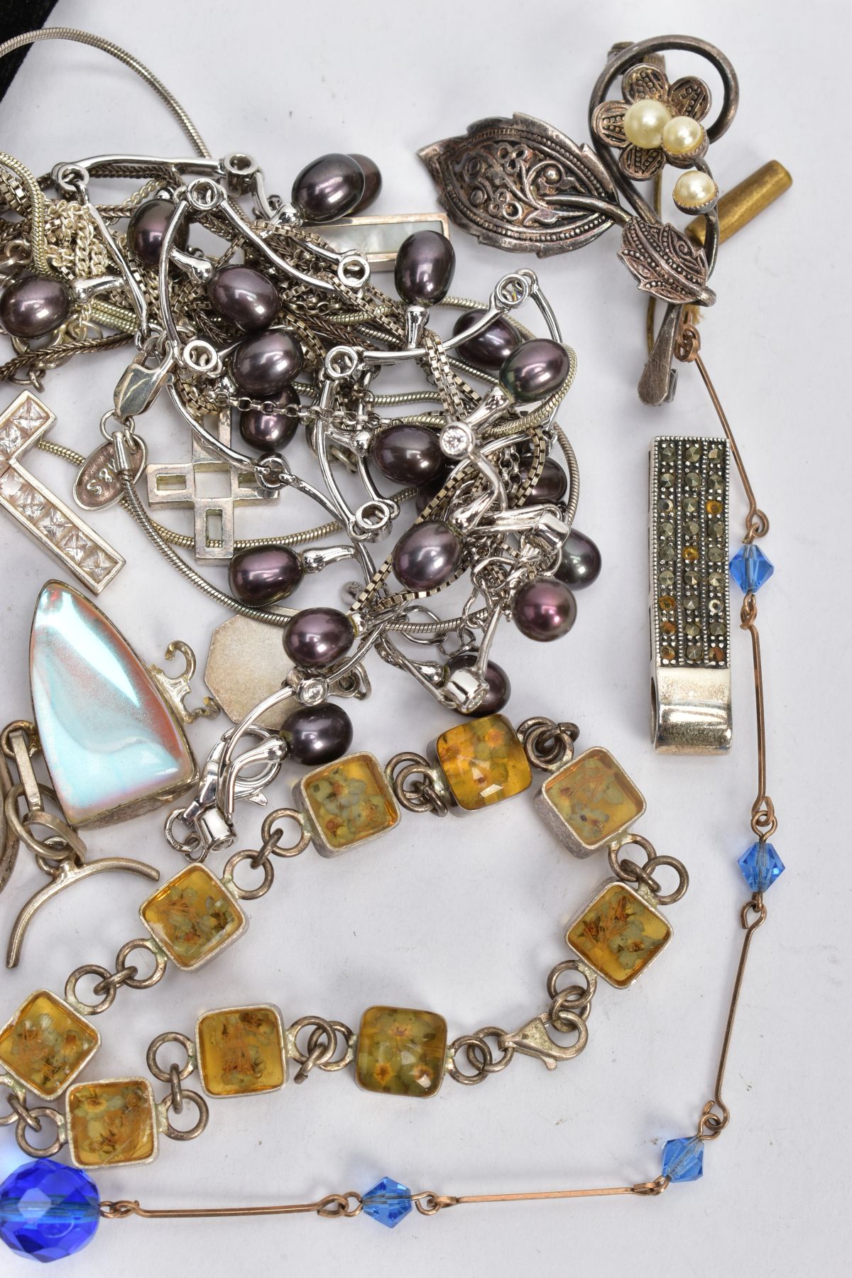 A SELECTION OF JEWELLERY, to include a fresh water cultured pearl and cubic zirconia necklace, - Image 2 of 4