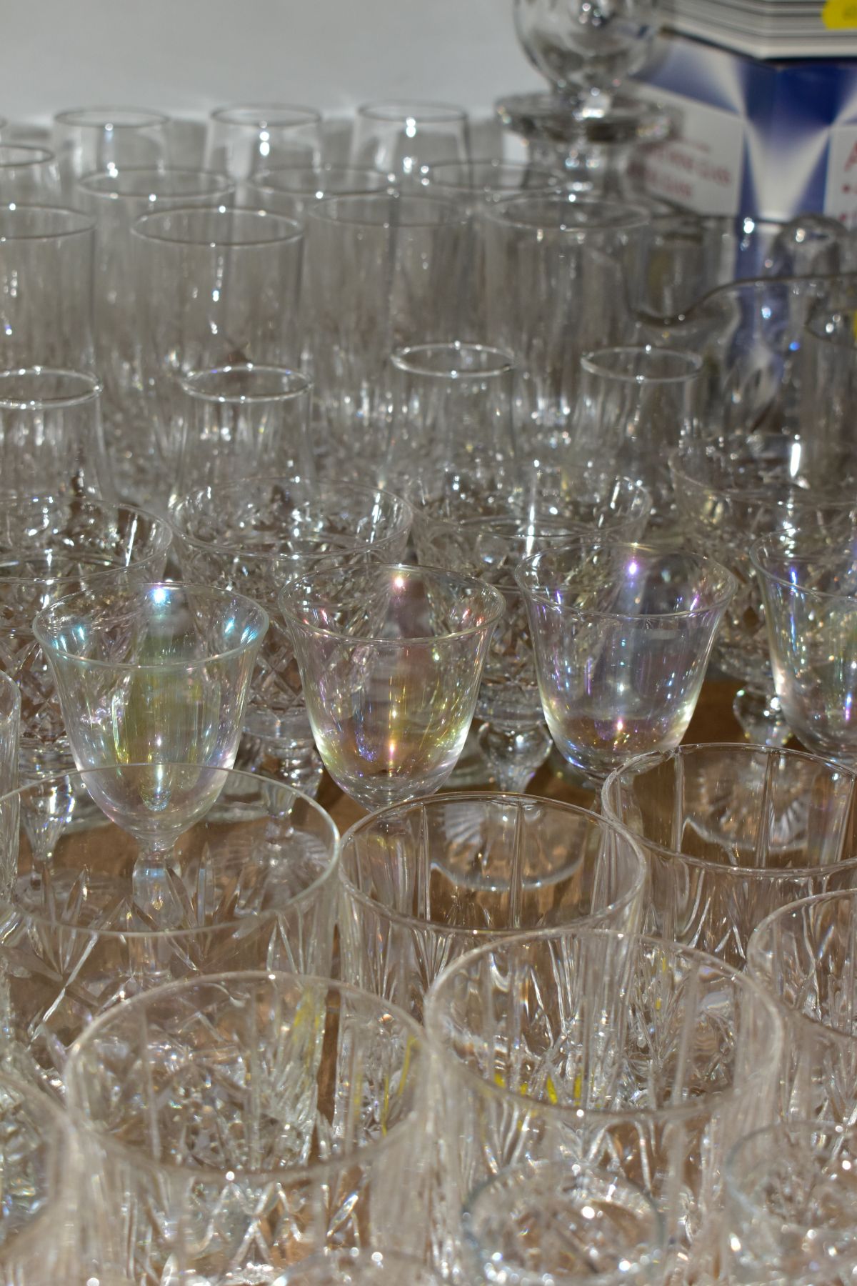 A QUANTITY OF CUT CRYSTAL AND OTHER GLASSWARES, to include a boxed Dublin Crystal oval dish, a - Image 7 of 10