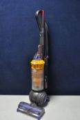 A DYSON LIGHT BALL a Dyson light ball multi floor with root cyclone technology (PAT pass and