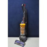 A DYSON LIGHT BALL a Dyson light ball multi floor with root cyclone technology (PAT pass and