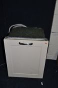 A BOSCH INTERGRATED DISHWASHER with cream Shaker style door fitted to front (PAT pass and powers