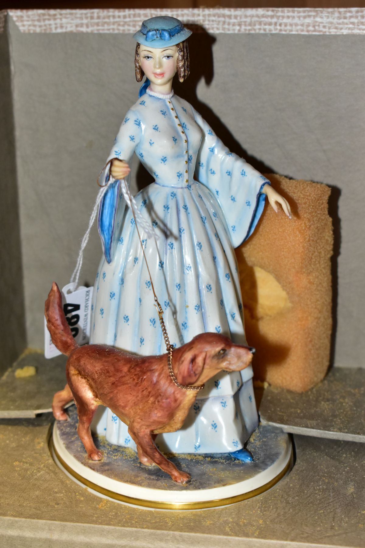 A BOXED ROYAL WORCESTER LIMITED EDITION FIGURE 'FELICITY' FROM THE VICTORIAN SERIES, no.143 of - Image 3 of 4