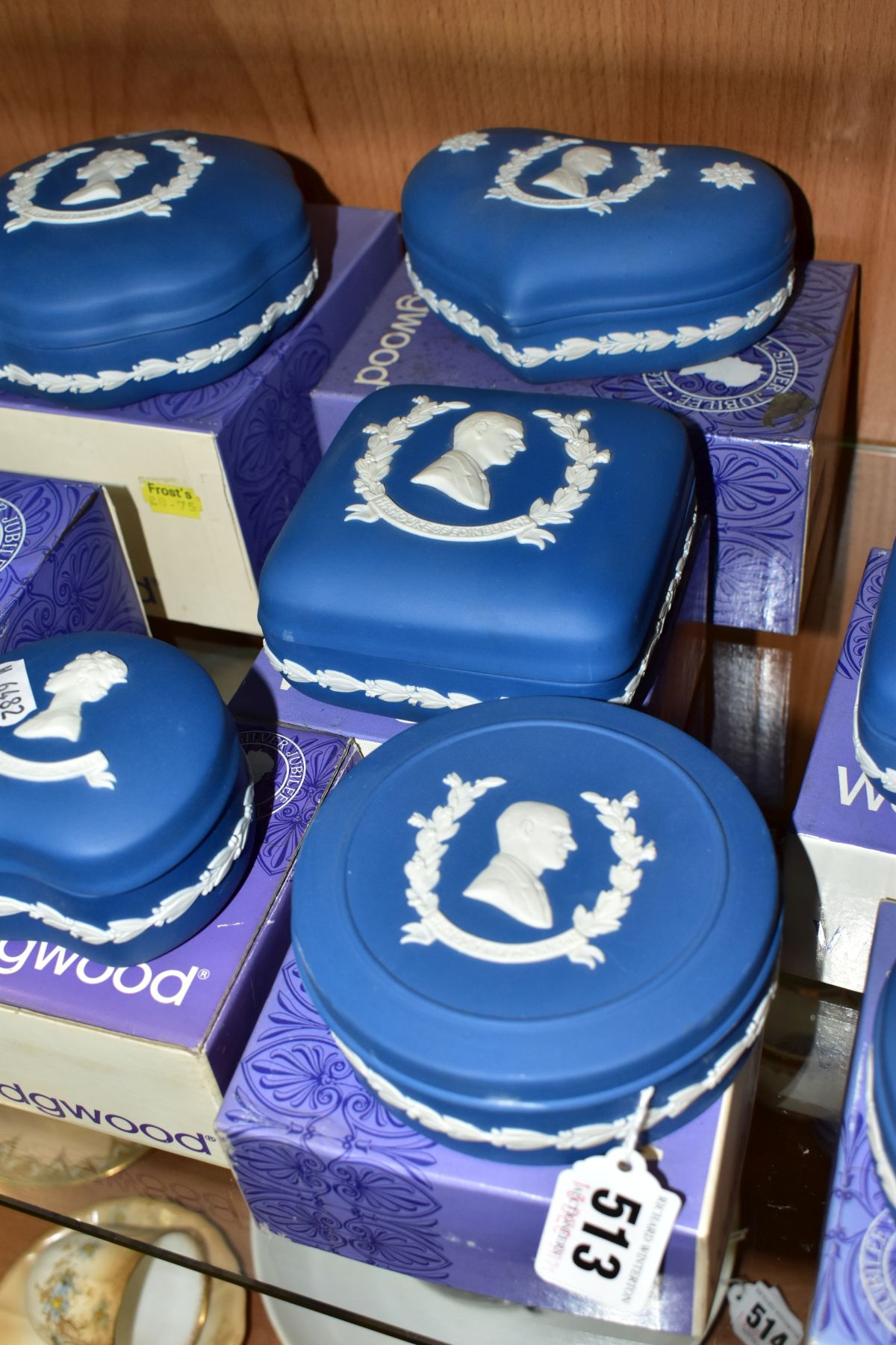 FIFTEEN BOXED WEDGWOOD ROYAL BLUE JASPERWARE ROYAL COMMEMORATIVE CANDY BOXES, all of H.M. The - Image 4 of 8
