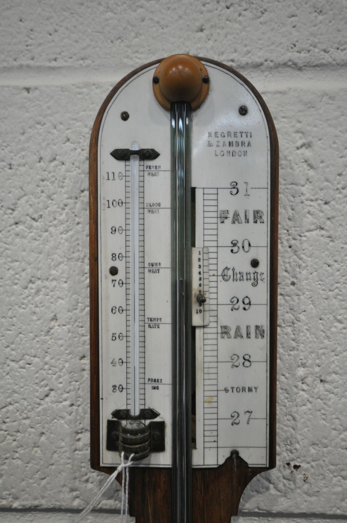 A ROSEWOOD CISTERN STICK BAROMETER, signed Negretti & Zambra of London, height 92cm (condition:-chip - Image 3 of 5