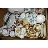 A BOX OF ASSORTED CERAMIC TEA AND DINNERWARES, to include two Midwinter Kismet tureens, twelve