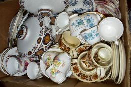 A BOX OF ASSORTED CERAMIC TEA AND DINNERWARES, to include two Midwinter Kismet tureens, twelve