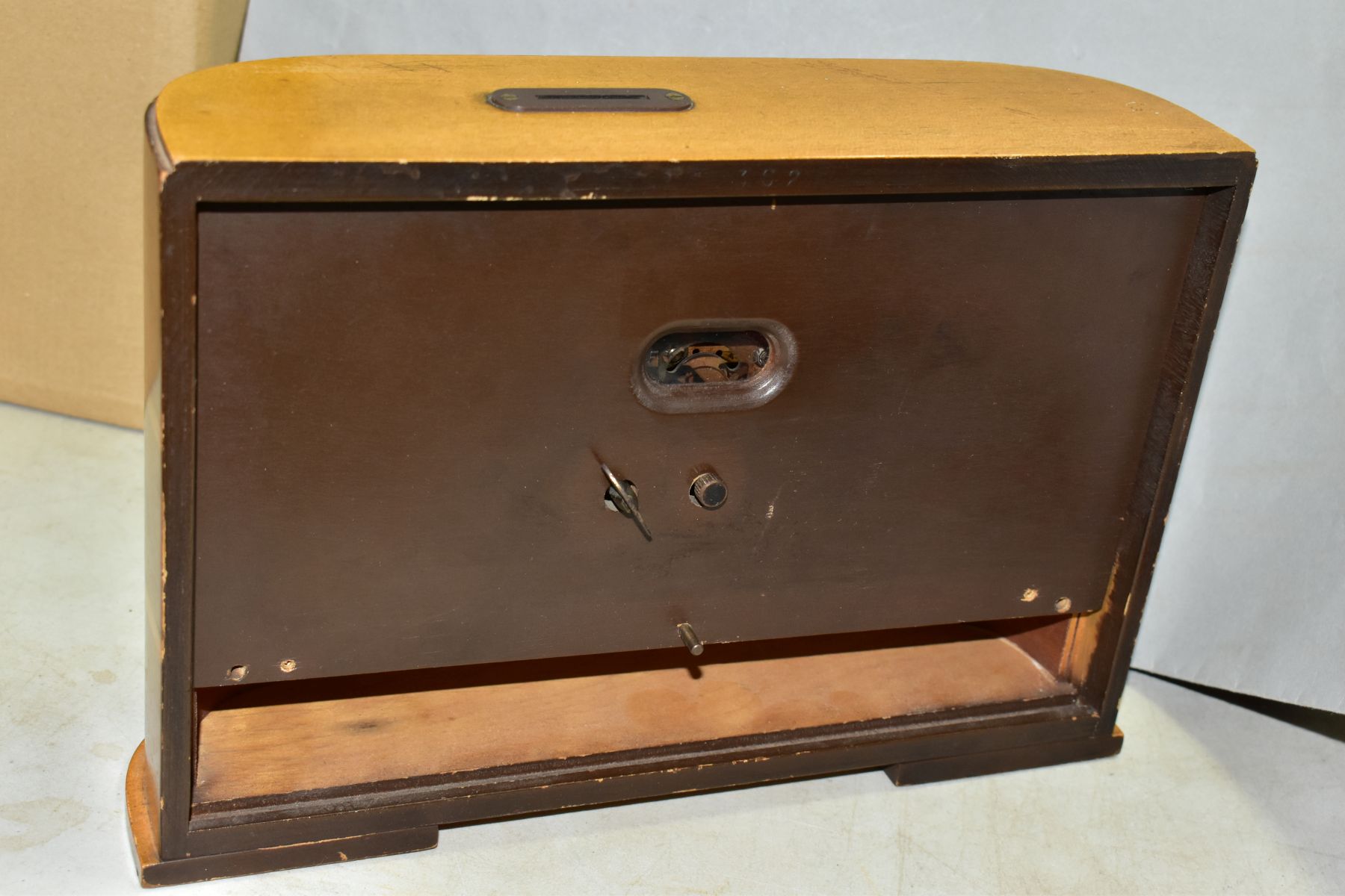 A MID 20TH CENTURY COIN SLOT WALNUT VENEERED MANTEL CLOCK, Arabic numerals, height 19.5cm - Image 5 of 5