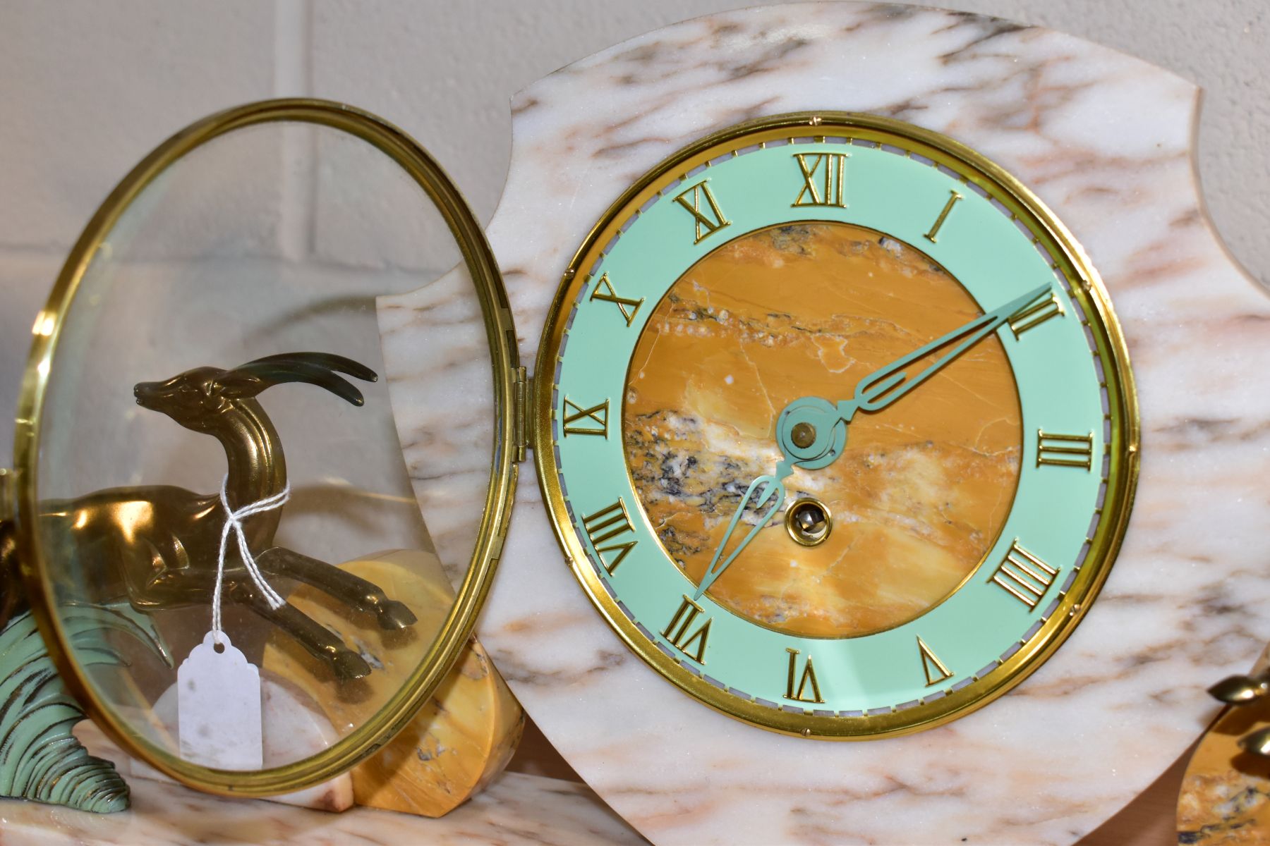 AN ART DECO STYLE CLOCK, shield shaped, Roman numerals, flanked by two leaping deer, height 24.5cm x - Image 5 of 8