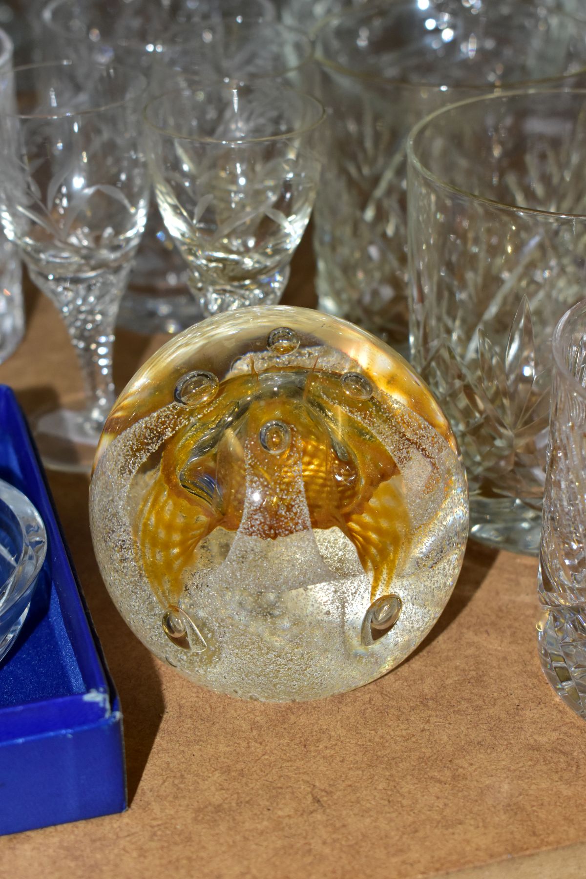 A QUANTITY OF CUT CRYSTAL AND OTHER GLASSWARES, to include a boxed Dublin Crystal oval dish, a - Image 3 of 10