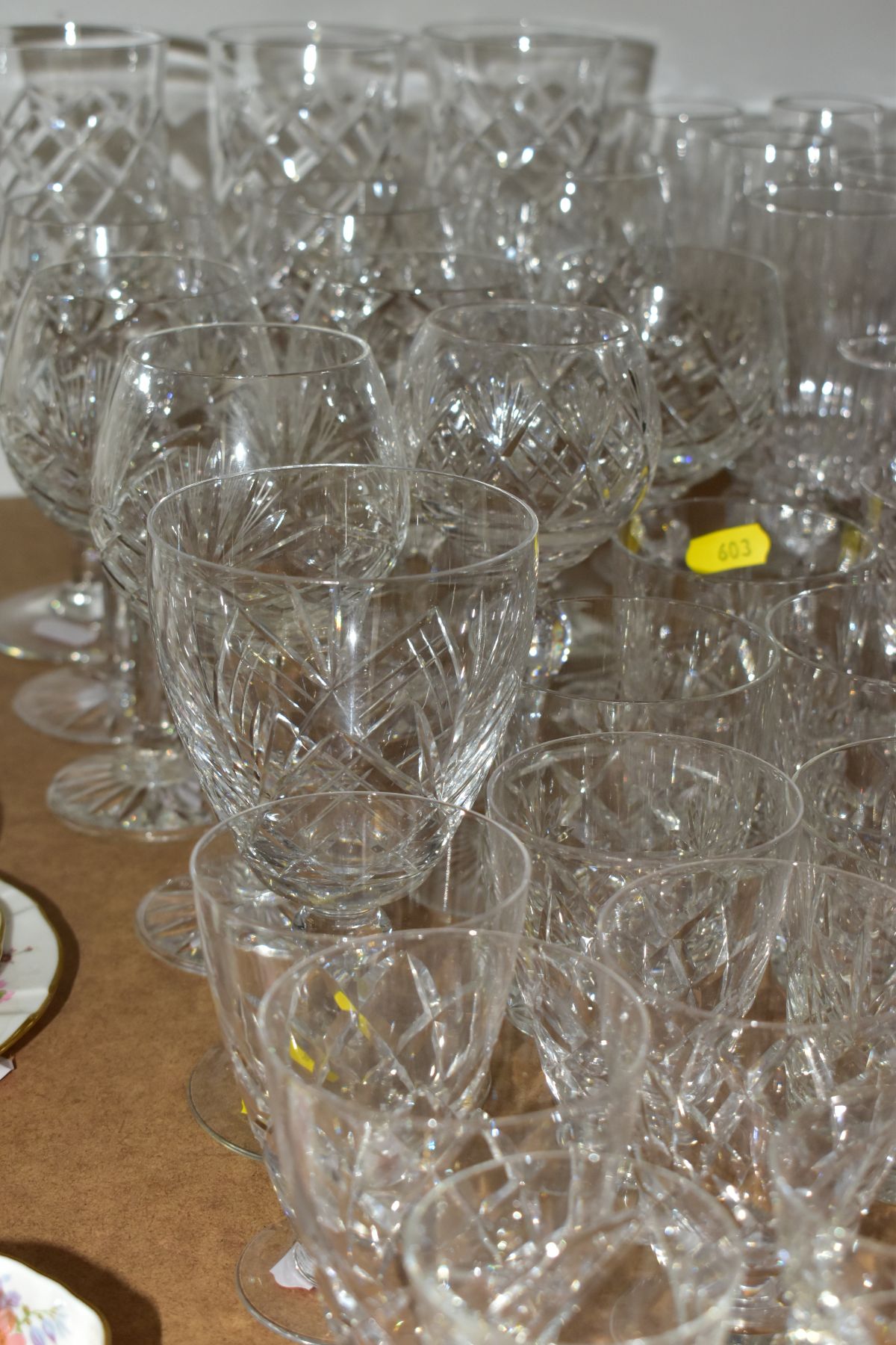 A QUANTITY OF CUT CRYSTAL AND OTHER GLASSWARES, to include a boxed Dublin Crystal oval dish, a - Image 6 of 10