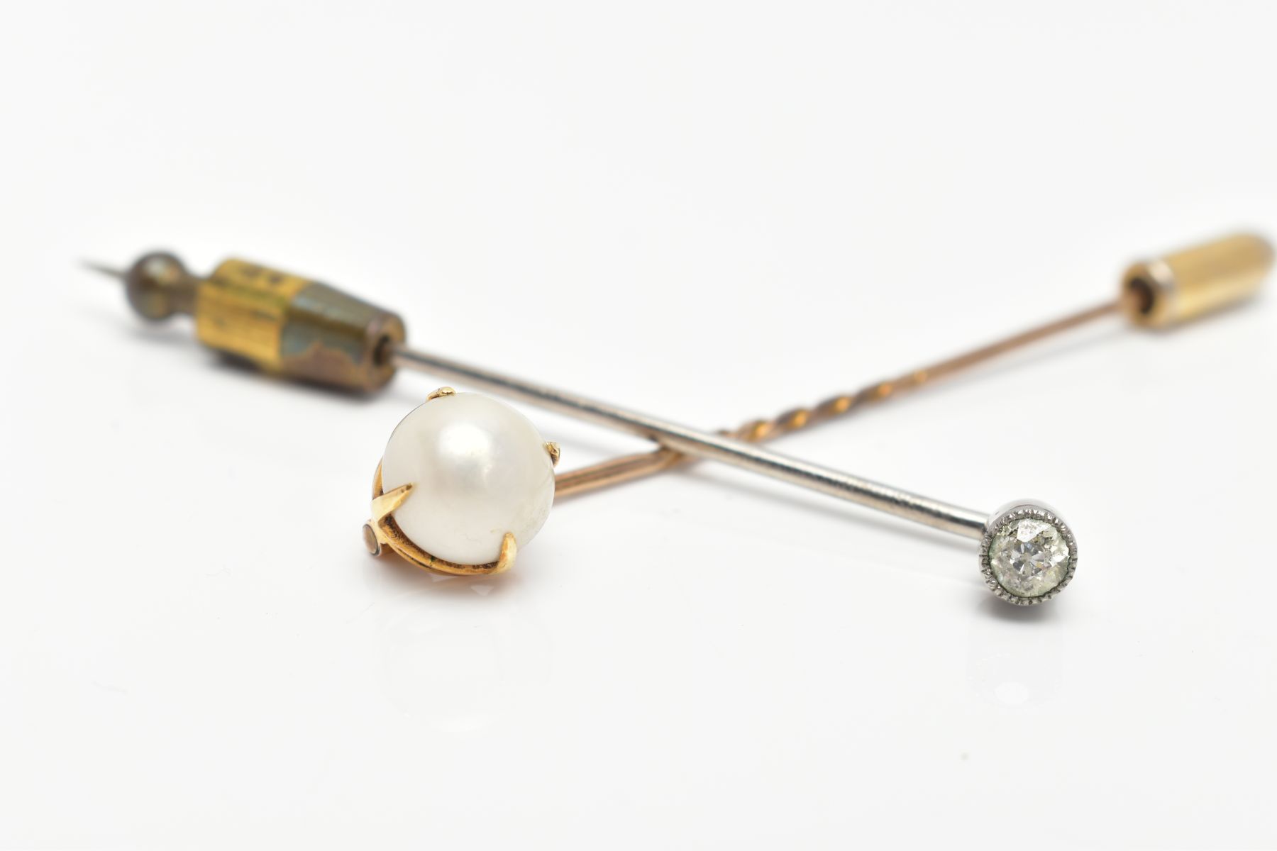 TWO EARLY 20TH CENTURY GEM SET STICK PINS, one white metal and diamond milgrain set stick pin, - Image 5 of 5