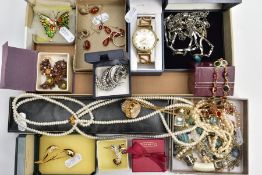 A SELECTION OF AMBER, COSTUME JEWELLERY AND A ROTARY WATCH, to include a necklace, two pairs of