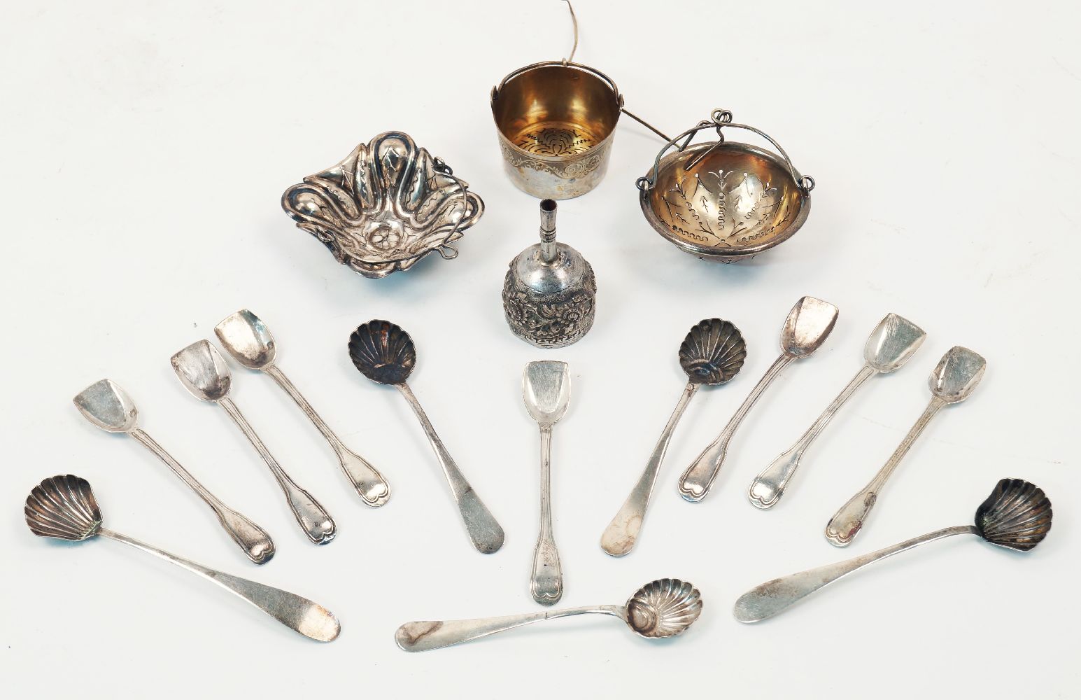 A small group of silver comprising: a set of seven French silver sorbet spoons, late 19th/early 20th