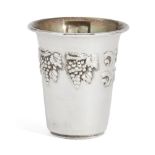 A modern Israeli Kiddush cup stamped ST.925, maker's mark E in a hexagonal punch, the sides