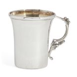 A small silver Kiddush cup, Birmingham, c.1963, with double scroll handle, 5cm high, approx.