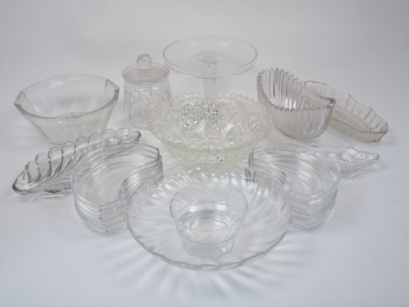 A group of modern glassware items, to include a tazza with flared rim of large proportions, with - Image 2 of 2