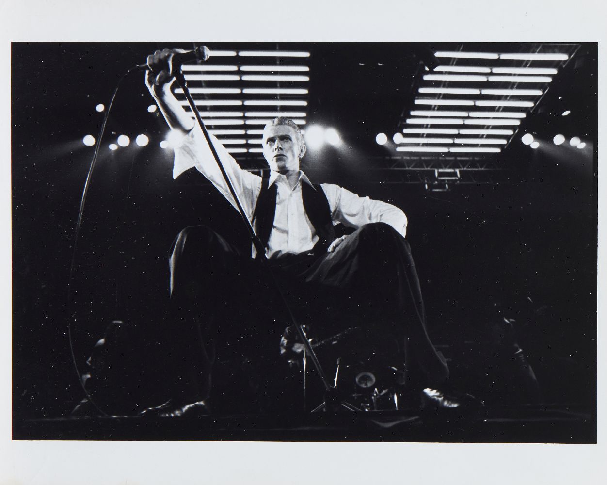 Michael Putland, British b.1947- David Bowie; silver gelatin prints, two, published for London - Image 3 of 4