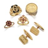 Four rings and a pair cufflinks, rings comprise: a half-sovereign, 1982, ring in 9ct gold mount,