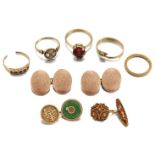 A small group of jewellery and cufflinks, comprising: a late 19th century gold mourning ring, the