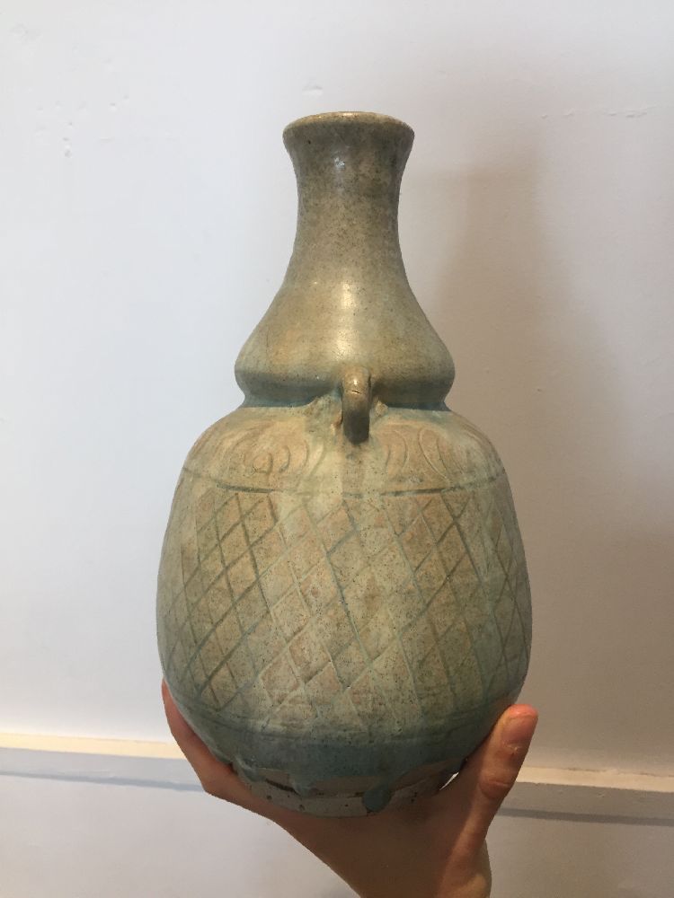 A Thai Sawankhalok pottery flask, 15th/16th century, with two lug handles and incised hatched - Image 6 of 12