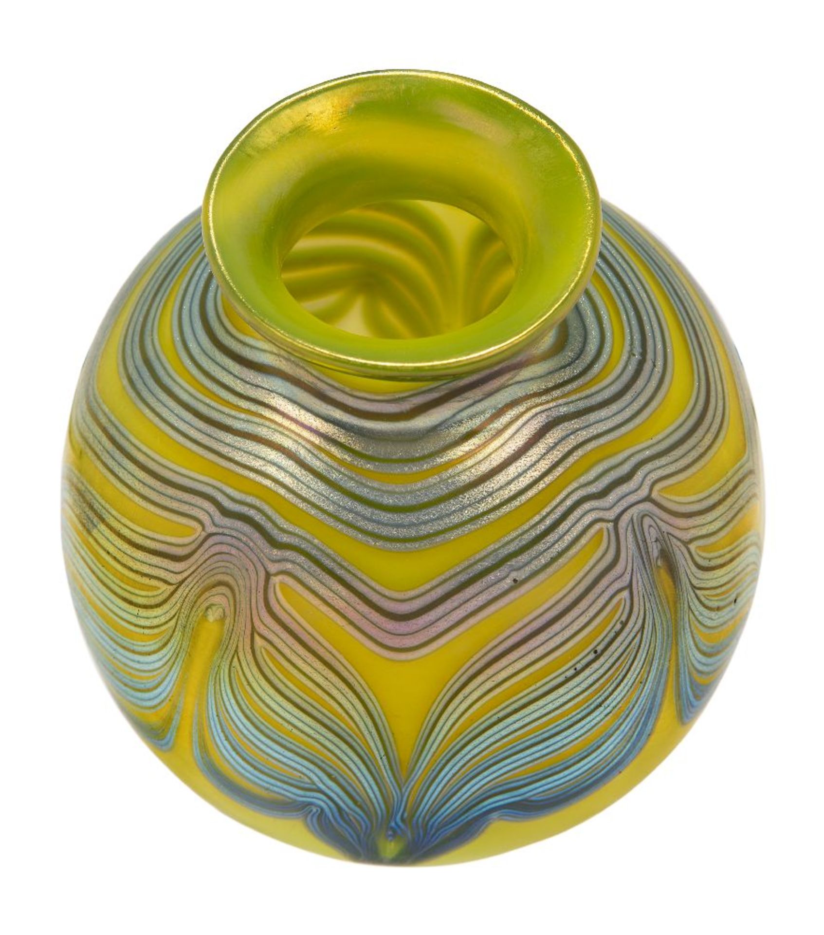 Loetz (Austrian), an iridescent Phaenomen ‘acid-yellow’ glass vase, c.1905, PG 829, ground out - Bild 2 aus 3