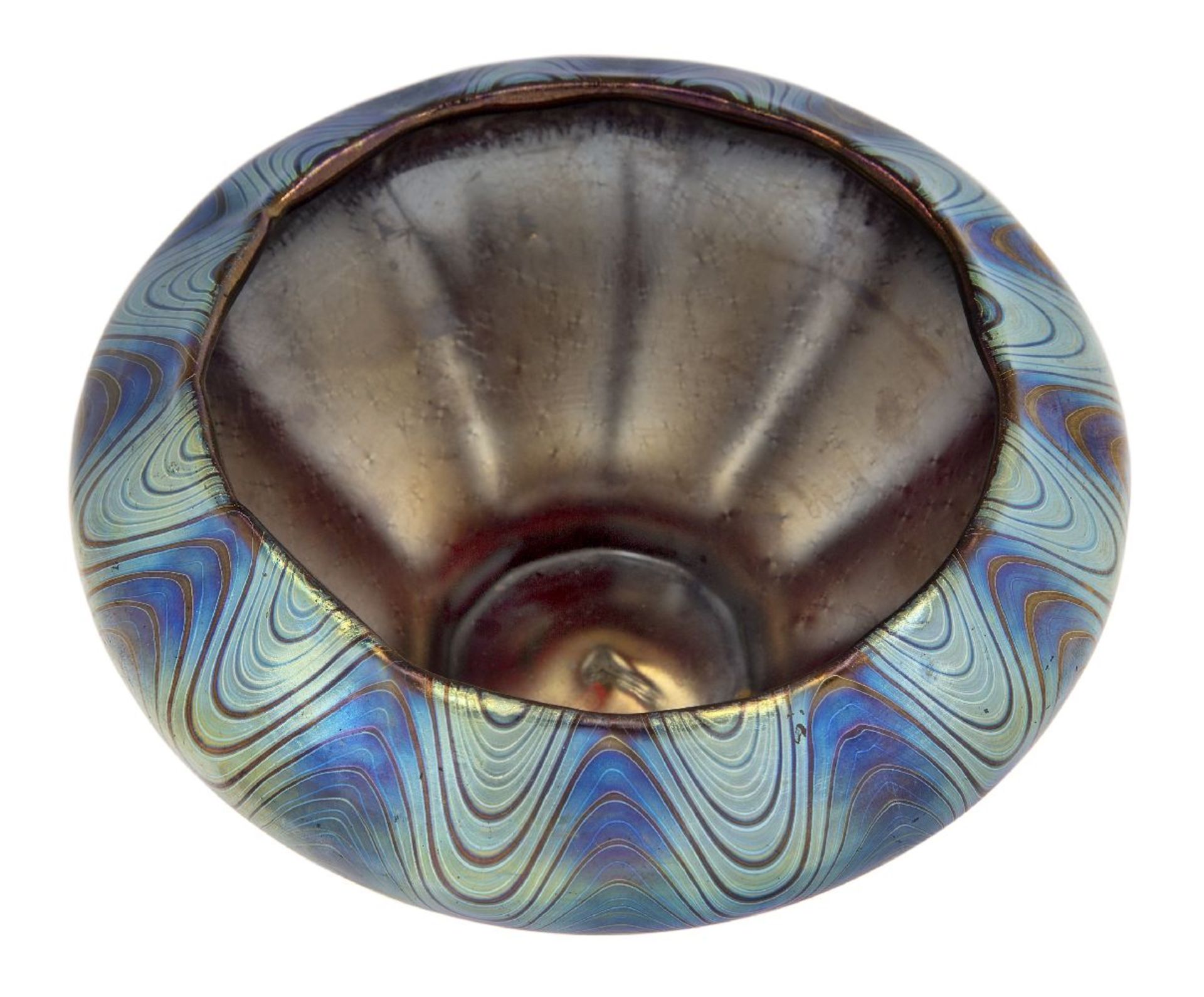 Loetz (Austrian), an iridescent Rubin Phaenomen glass bowl with inverted rim, c.1898, PG 6893, - Bild 2 aus 3