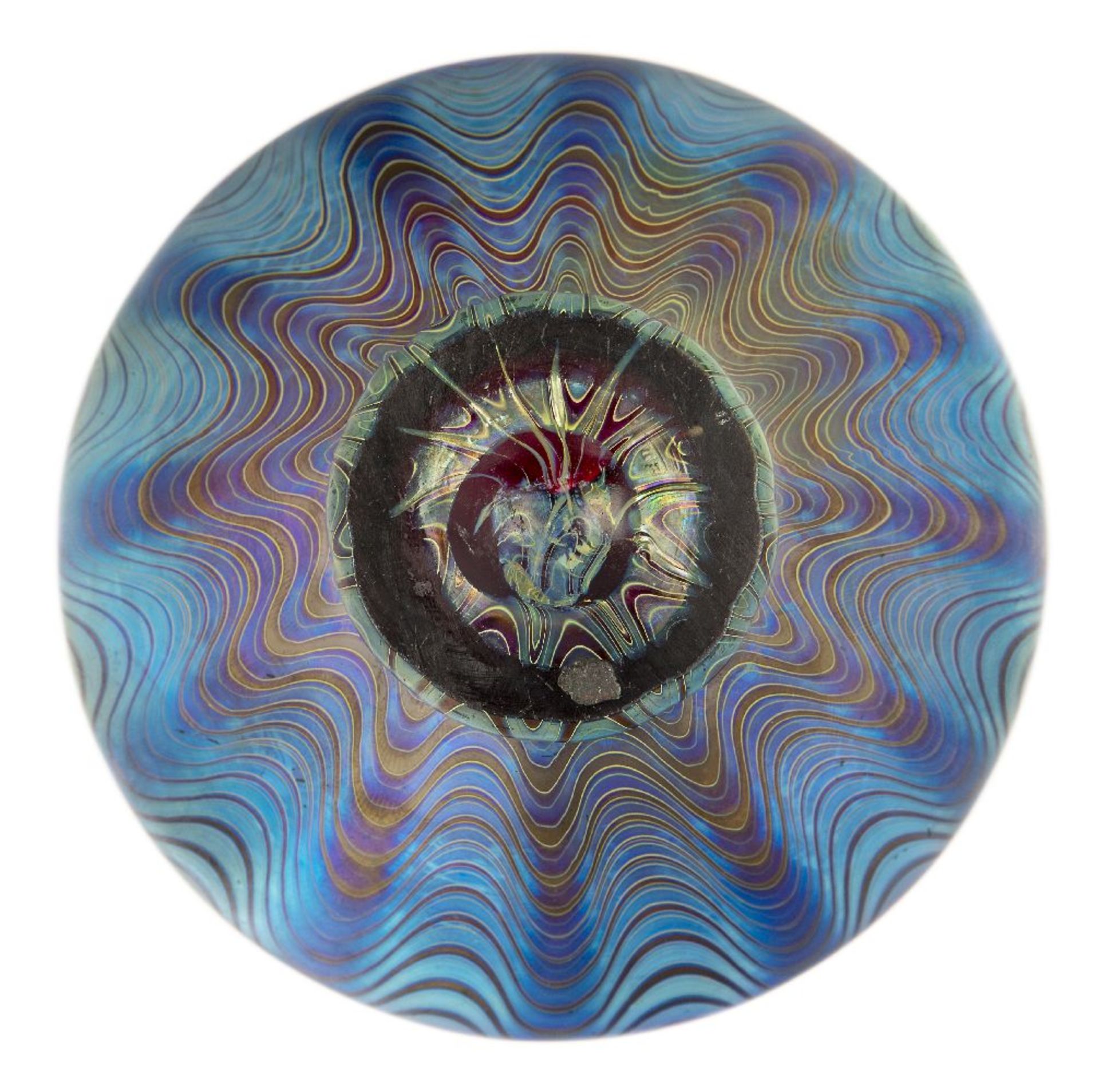 Loetz (Austrian), an iridescent Rubin Phaenomen glass bowl with inverted rim, c.1898, PG 6893, - Image 3 of 3