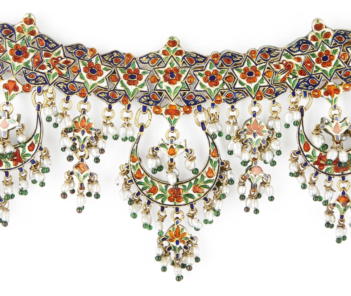 A fine Mughal diamond-set enamelled gold necklace, India, 19th century, the choker band formed of - Image 2 of 2