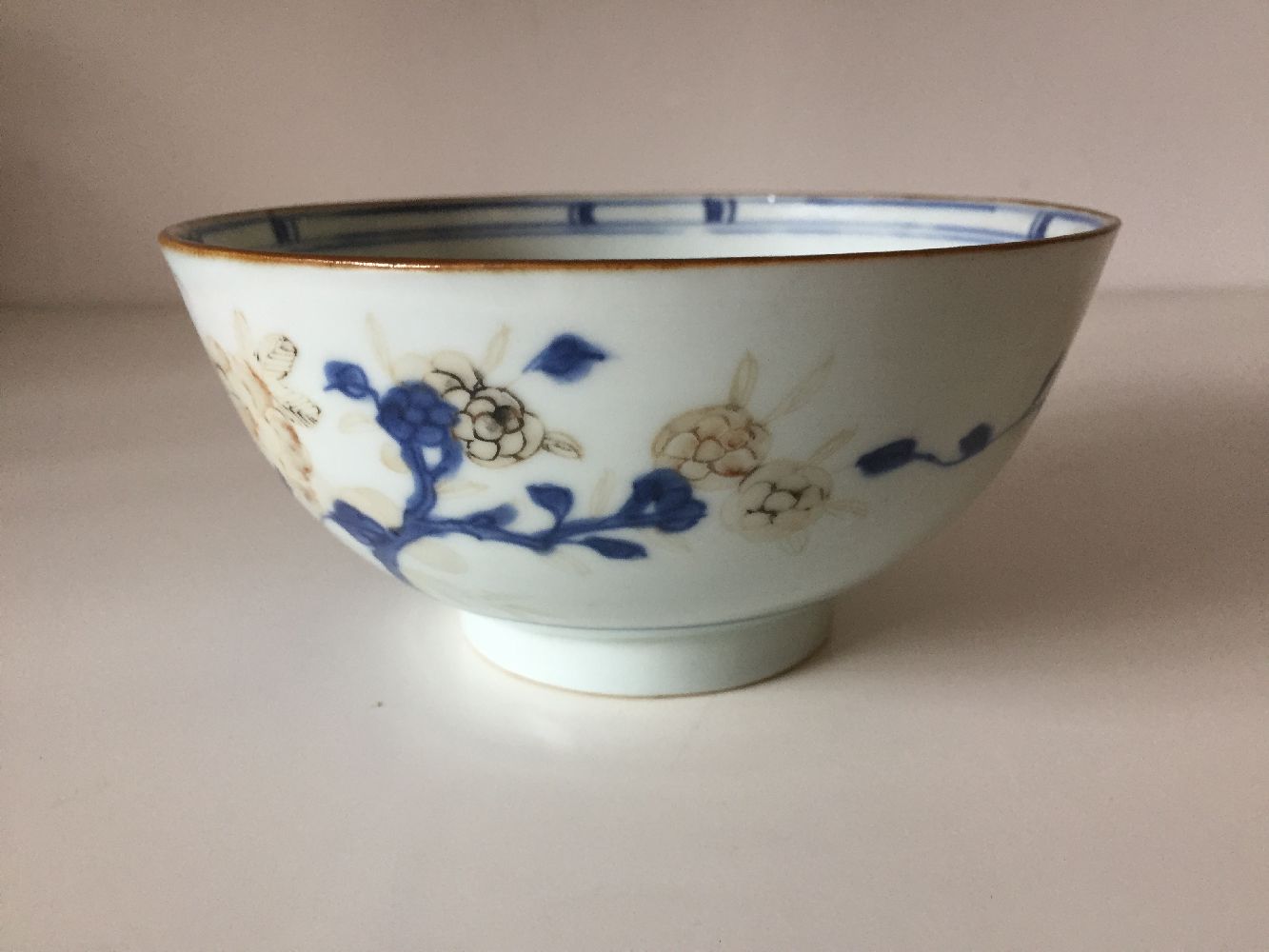 Two Chinese porcelain blue and white 'shipwreck' bowls excavated from the Nanking Cargo, circa 1750, - Bild 3 aus 10